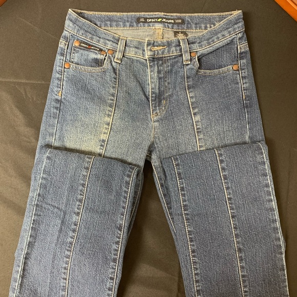 DKNY Women’s Jeans Size 2 Good Condition - Picture 3 of 6